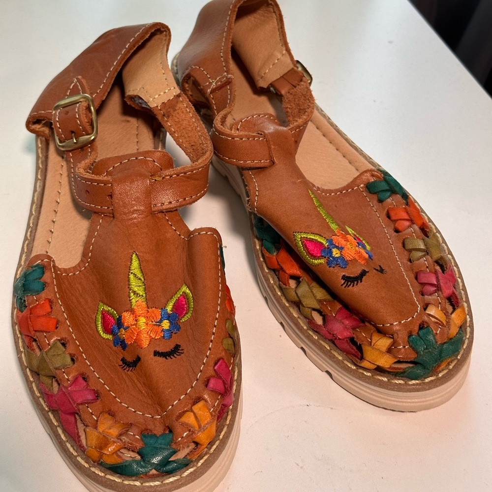 Girls leather huaraches